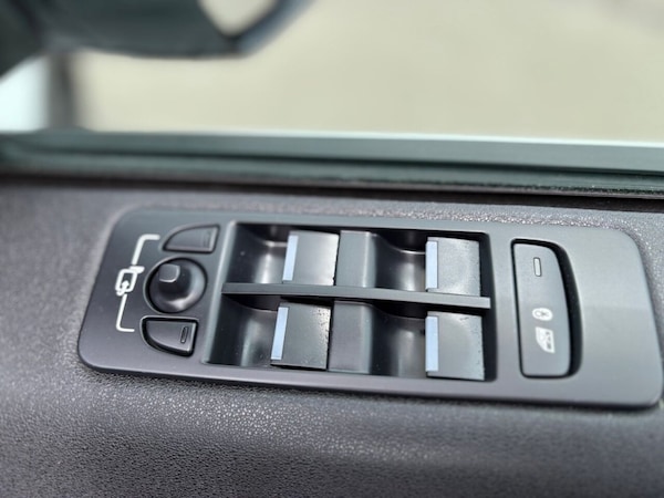 Used Land Rover Discovery Sport 2018 for sale - 74002432: Photo 17