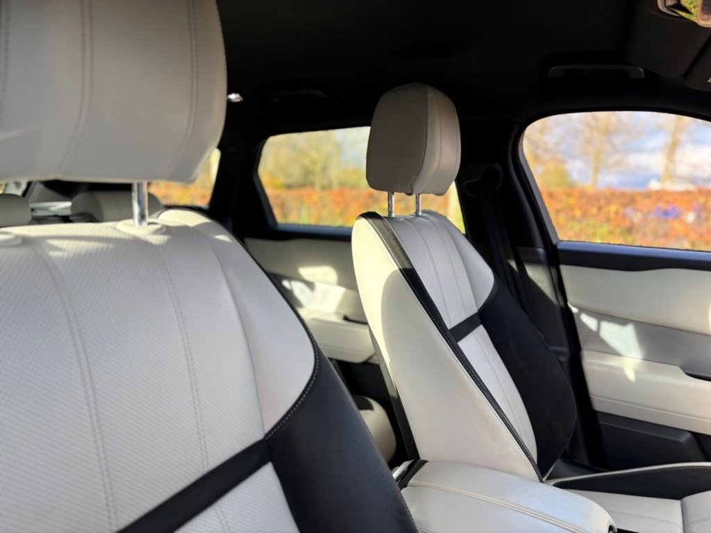 Used Land Rover Range Rover Velar 2018 for sale - 76345914: Photo 14