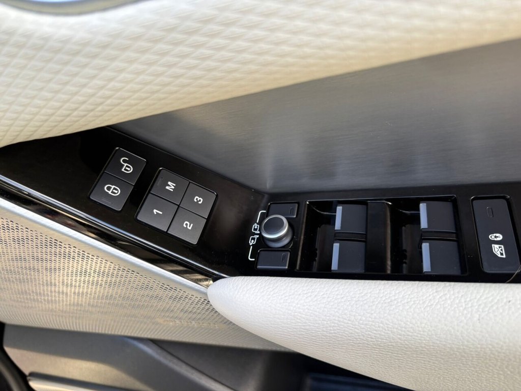 Used Land Rover Range Rover Velar 2018 for sale - 76345914: Photo 39