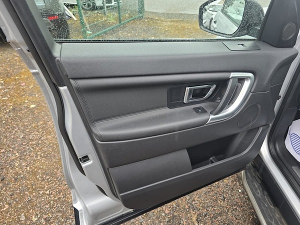 Used Land Rover Discovery Sport 2016 for sale - 74783927: Photo 32