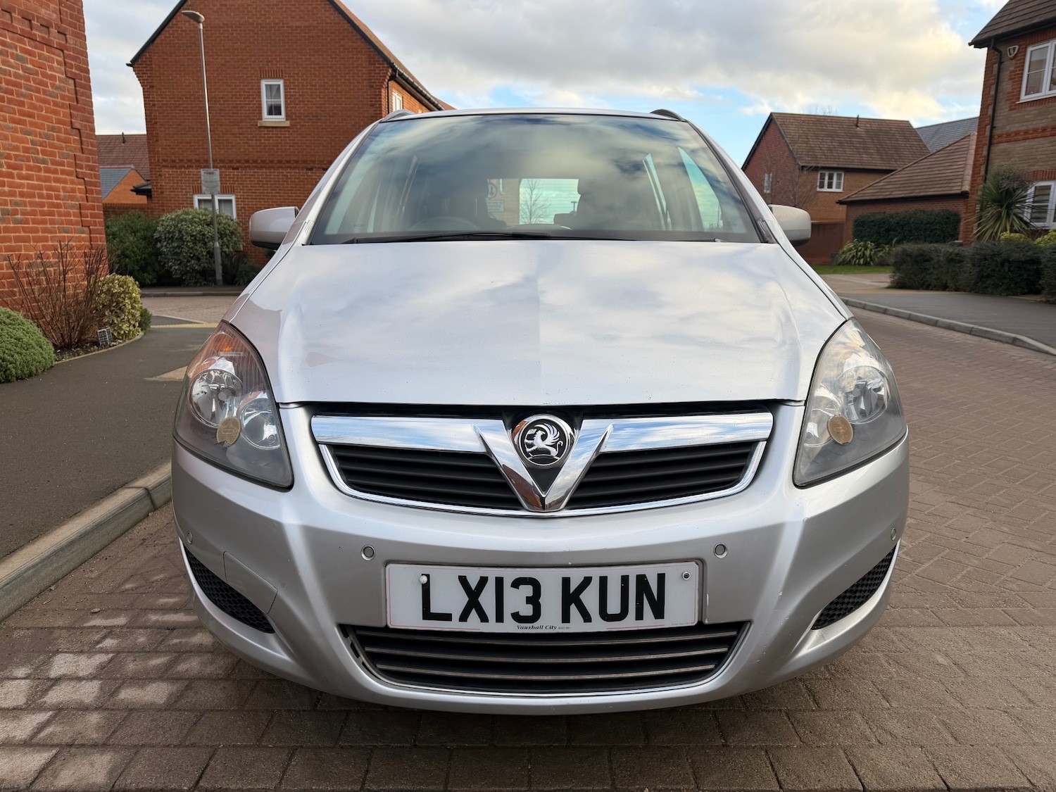 Used Vauxhall Zafira 2013 for sale - 77356962: Photo 2