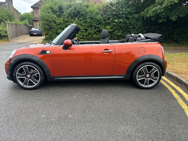Used MINI Convertible 2011 for sale - 75295361: Photo 11
