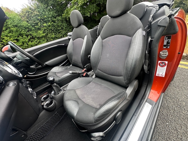 Used MINI Convertible 2011 for sale - 75295361: Photo 13