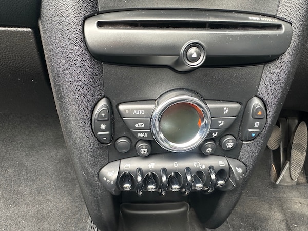 Used MINI Convertible 2011 for sale - 75295361: Photo 15