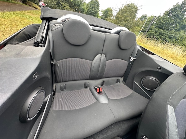 Used MINI Convertible 2011 for sale - 75295361: Photo 17