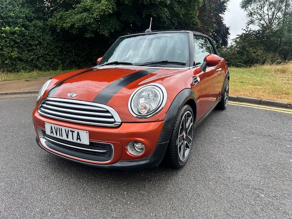 Used MINI Convertible 2011 for sale - 75295361: Photo 3
