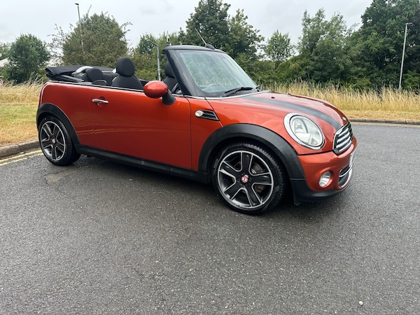 Used MINI Convertible 2011 for sale - 75295361: Photo 9