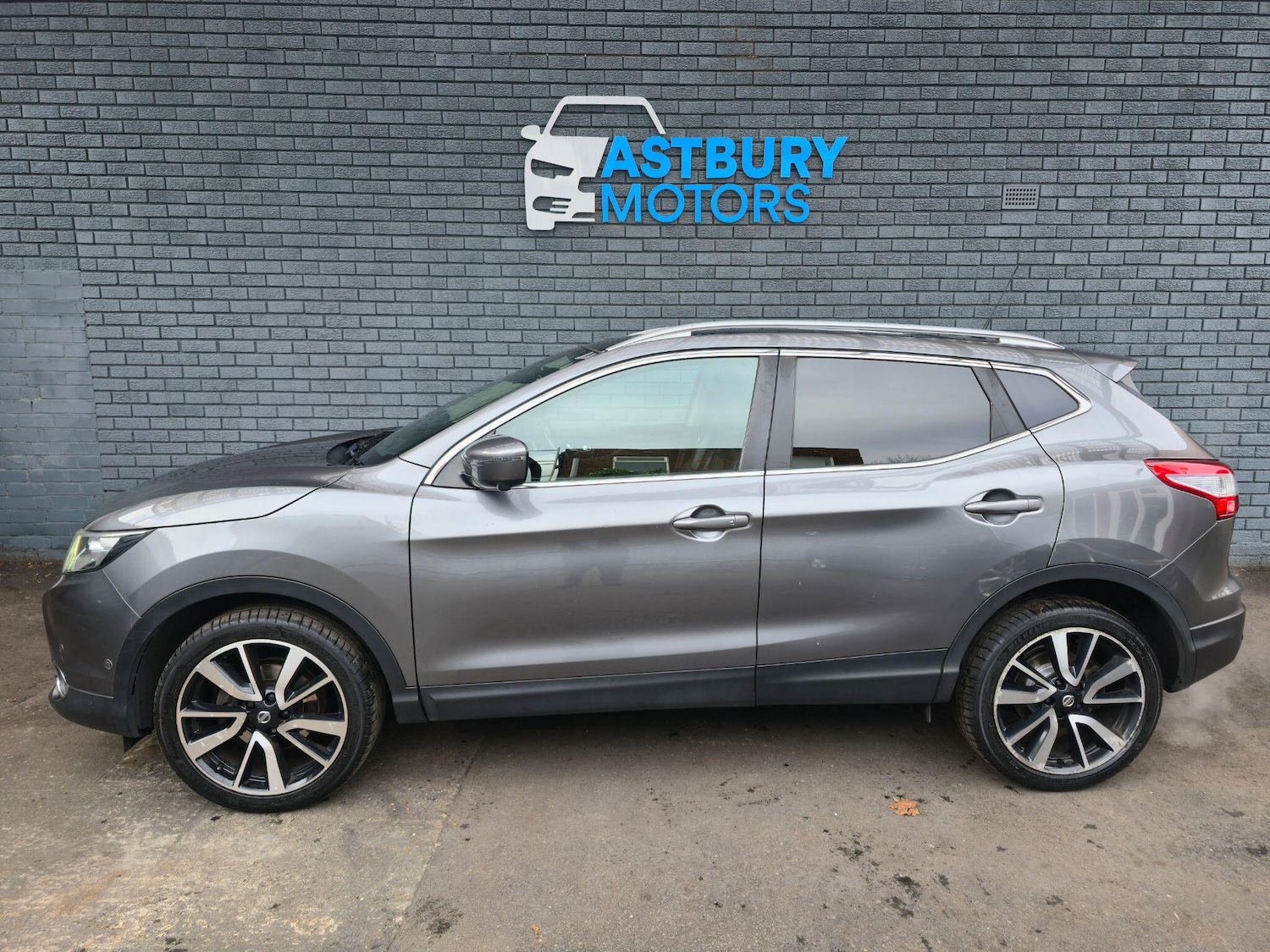 Used Nissan Qashqai 2017 for sale - 76689899: Photo 4