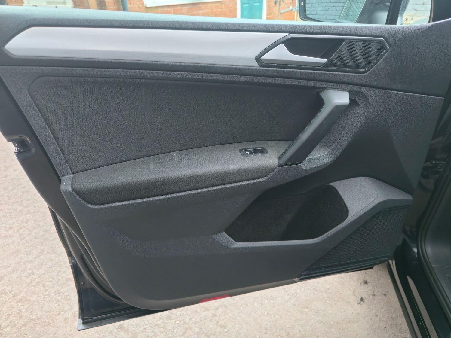 Used Volkswagen Tiguan 2017 for sale - 77854294: Photo 28