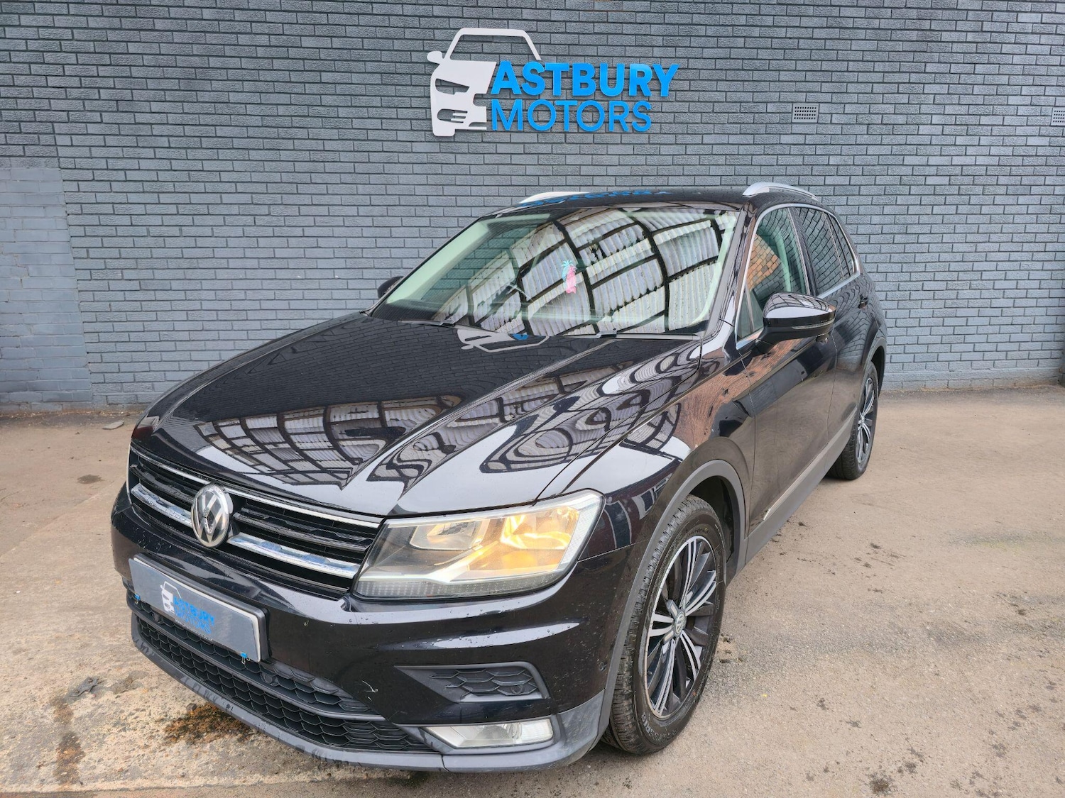 Used Volkswagen Tiguan 2017 for sale - 77854294: Photo 3