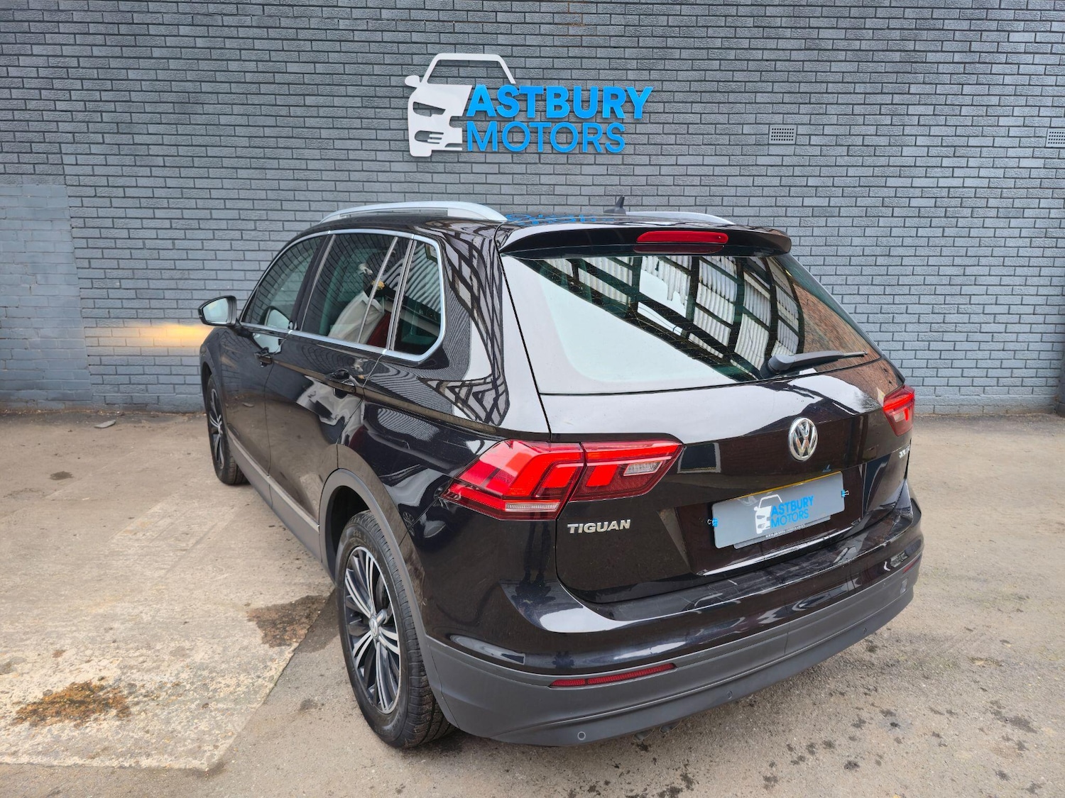 Used Volkswagen Tiguan 2017 for sale - 77854294: Photo 5