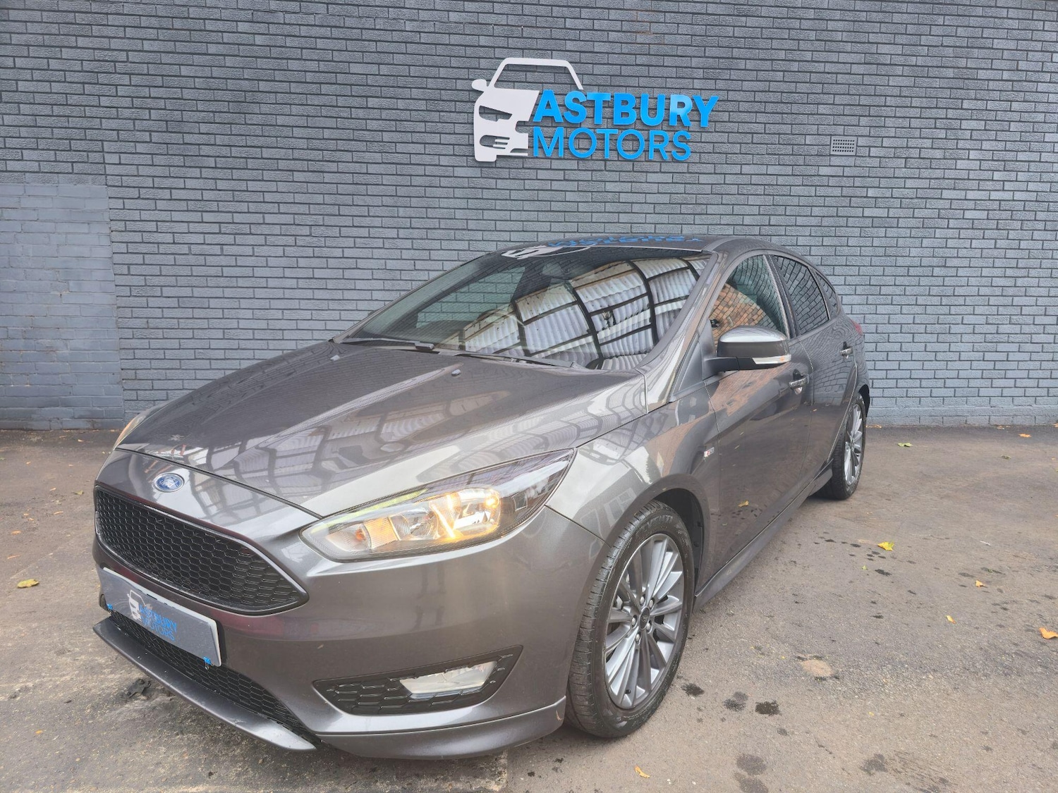 Used Ford Focus 2017 for sale - 76689416: Photo 3