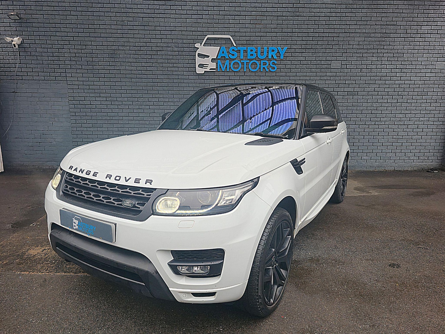 Used Land Rover Range Rover Sport 2017 for sale - 77612612: Photo 3