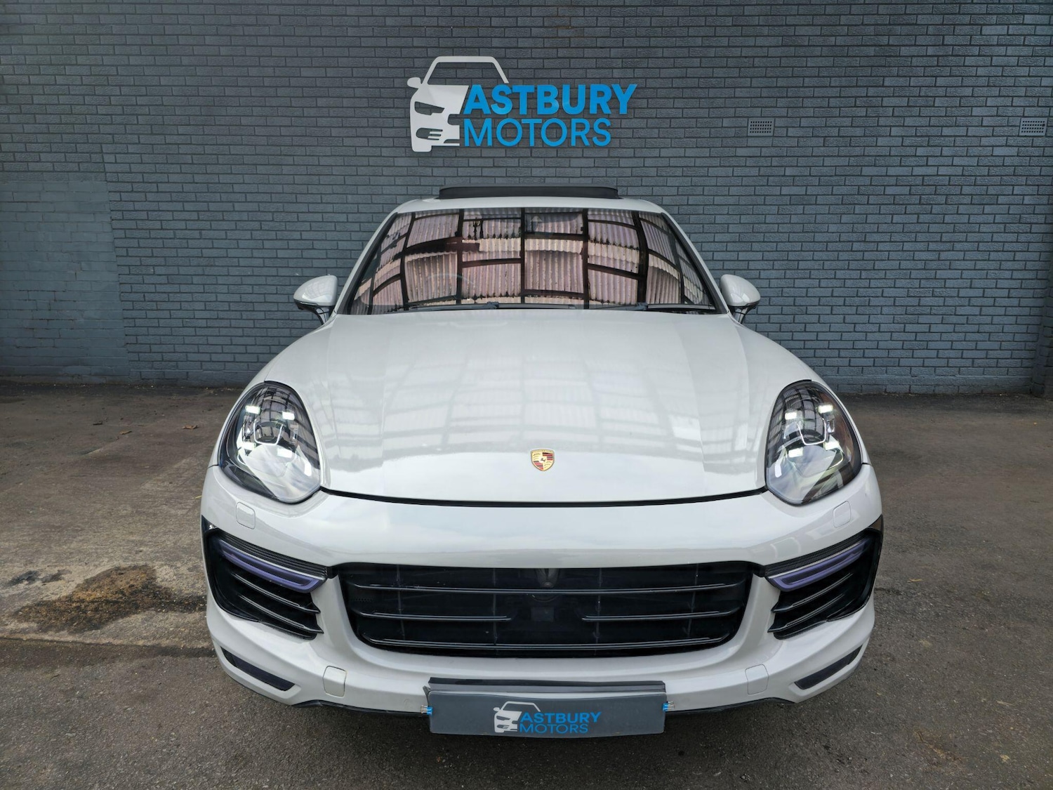 Used Porsche Cayenne for sale - 77671214: Photo 2