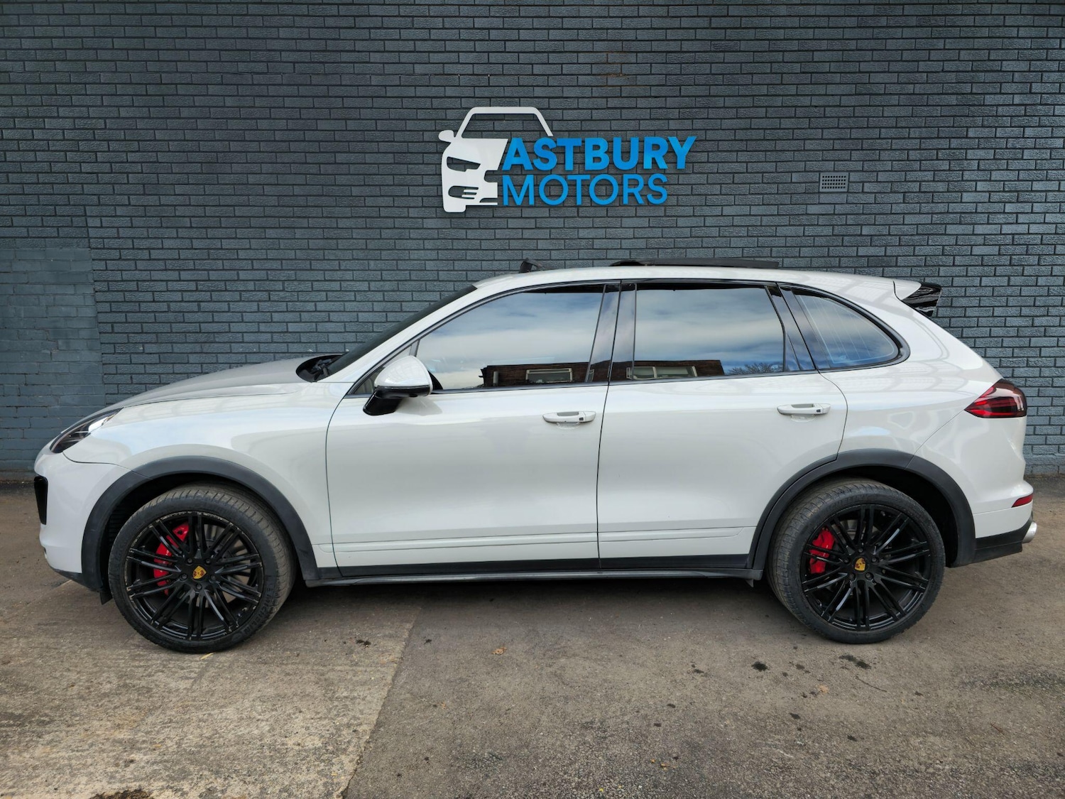 Used Porsche Cayenne for sale - 77671214: Photo 4