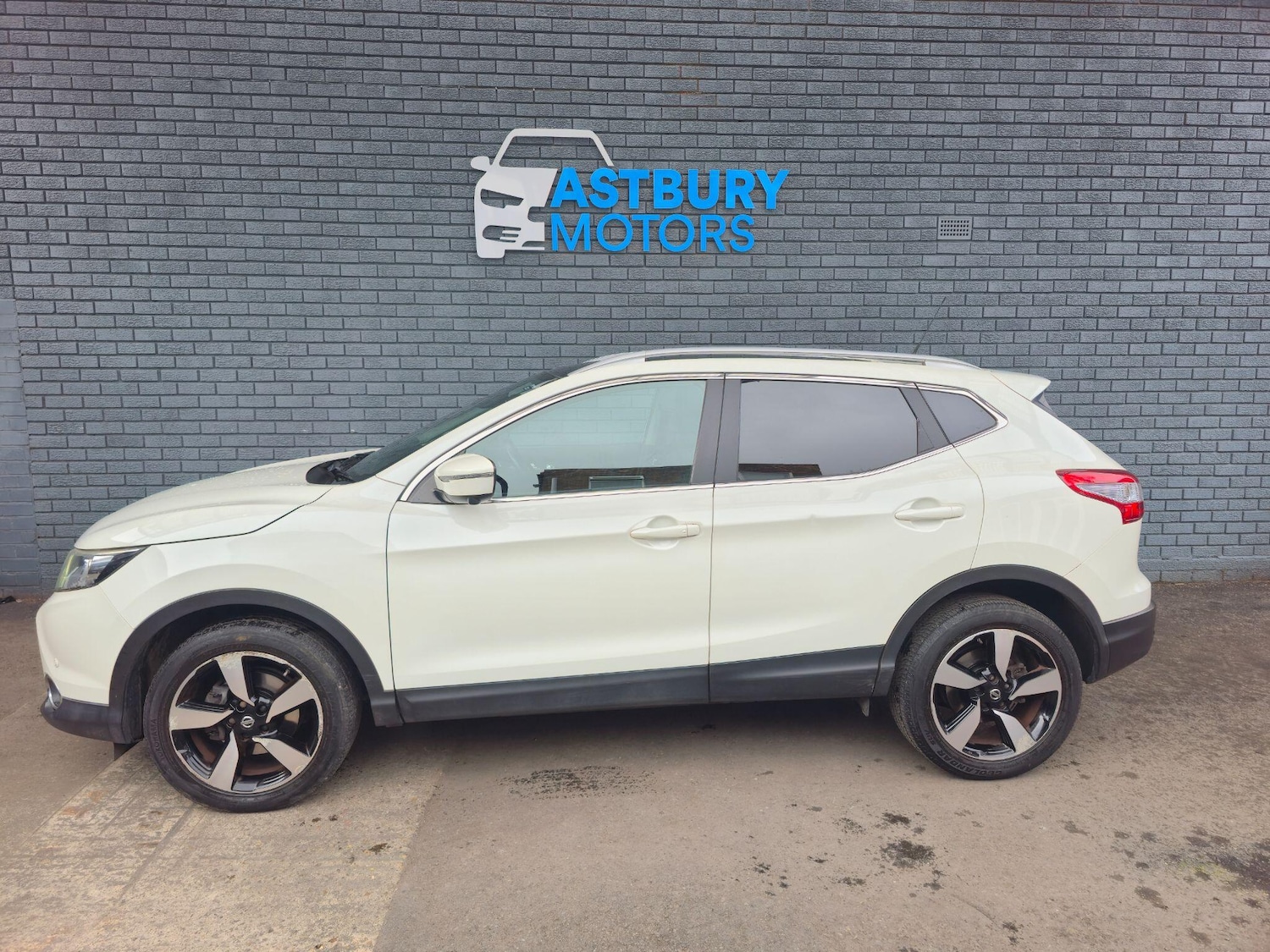 Used Nissan Qashqai 2015 for sale - 78072299: Photo 4