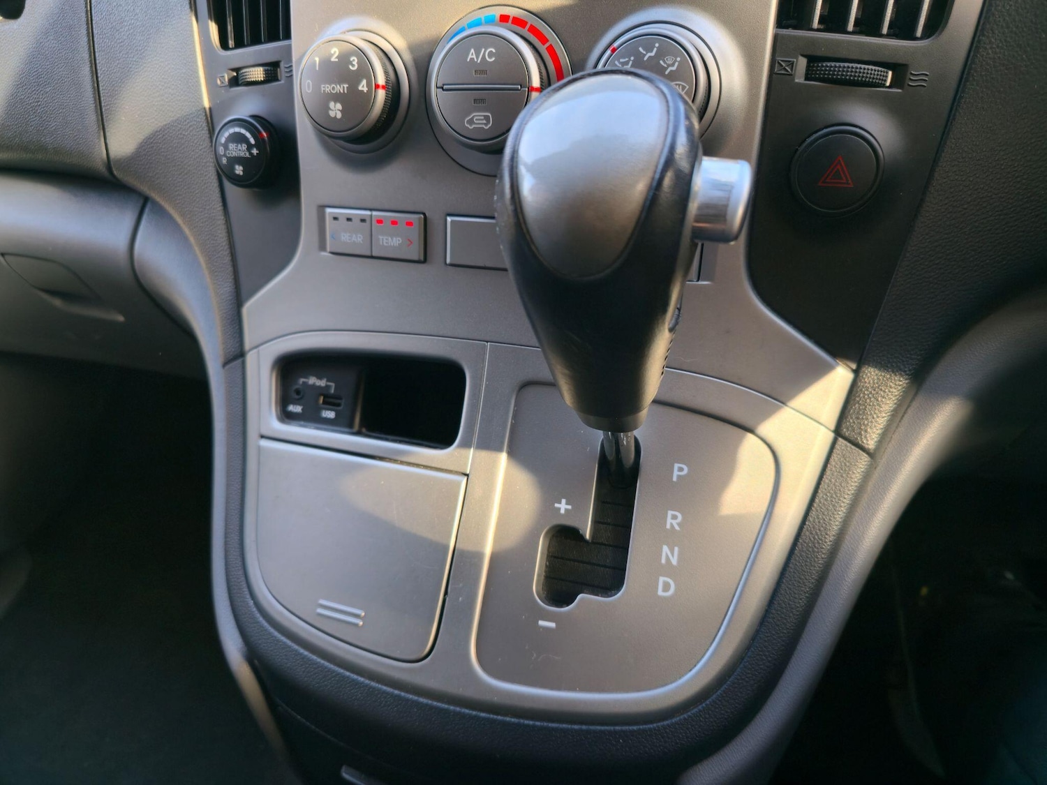 Used Hyundai i800 2012 for sale - 77637755: Photo 18