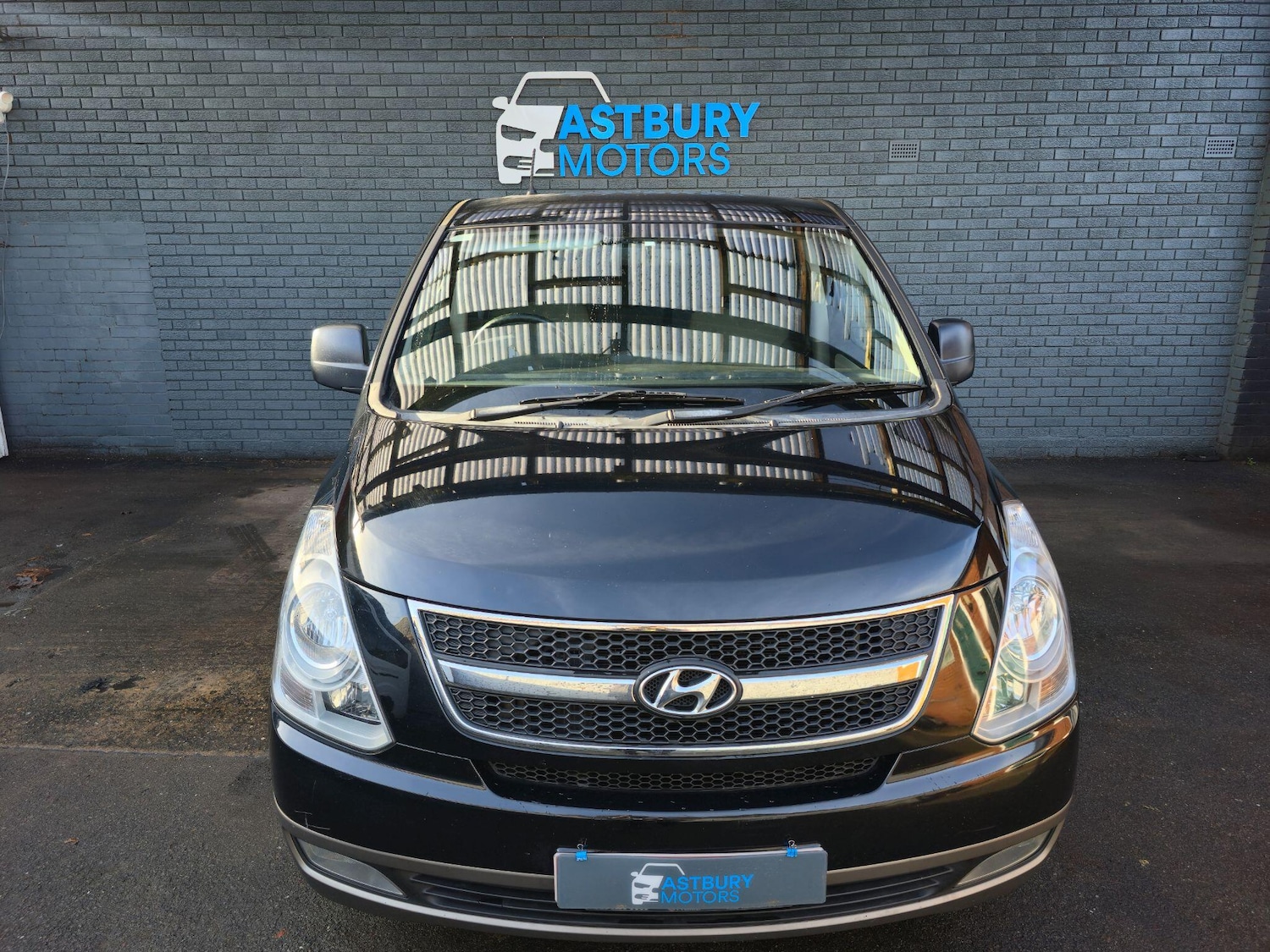 Used Hyundai i800 2012 for sale - 77637755: Photo 2