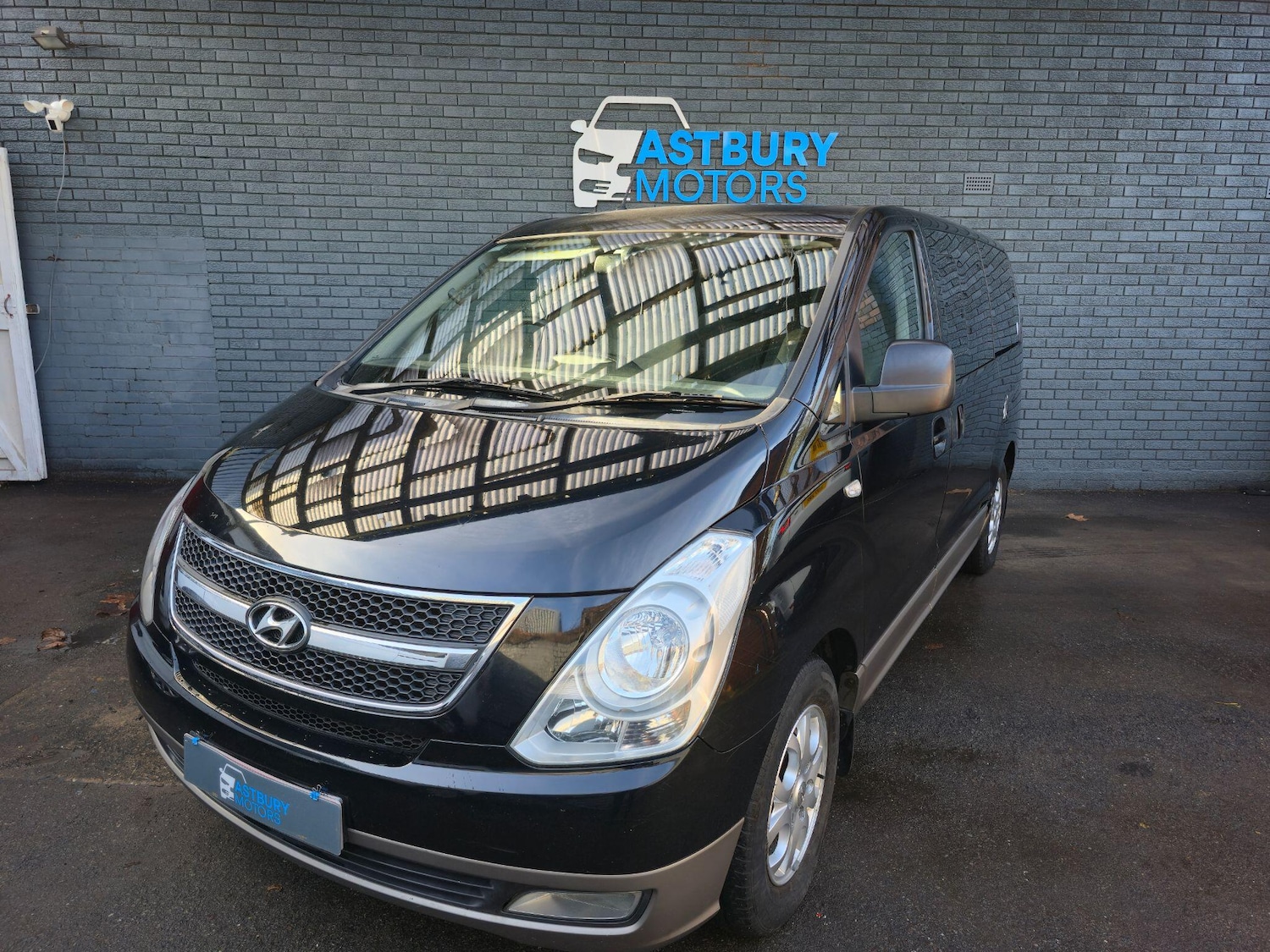 Used Hyundai i800 2012 for sale - 77637755: Photo 3