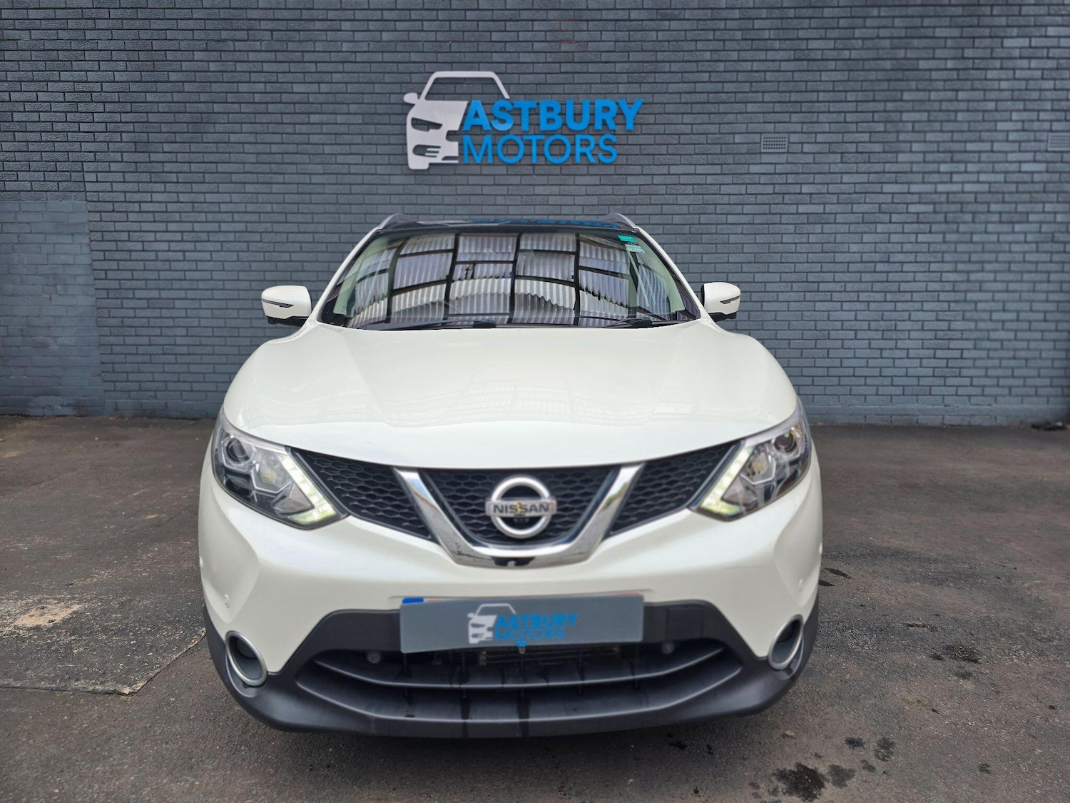 Used Nissan Qashqai 2015 for sale - 76693747: Photo 2