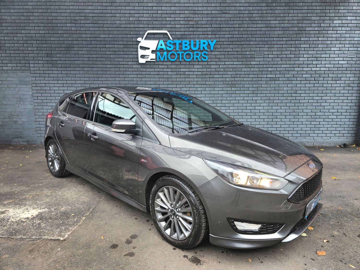 Used Ford Focus 2017 for sale - 76693743: Photo 1
