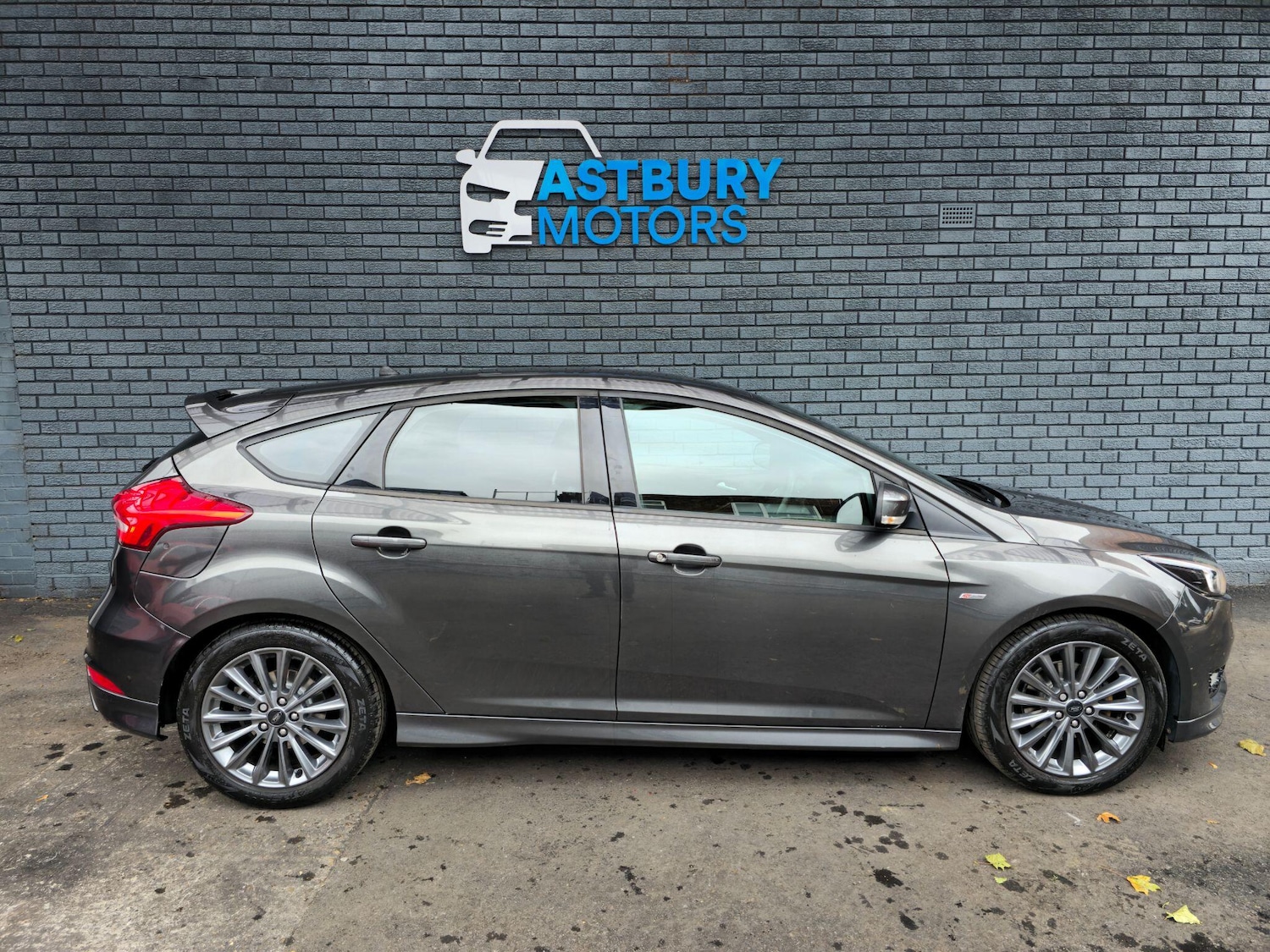 Used Ford Focus 2017 for sale - 76693743: Photo 8