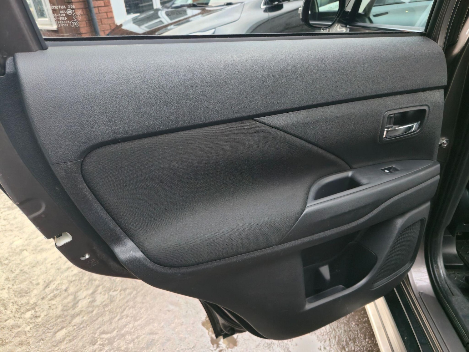 Used Mitsubishi Outlander 2017 for sale - 76942525: Photo 30