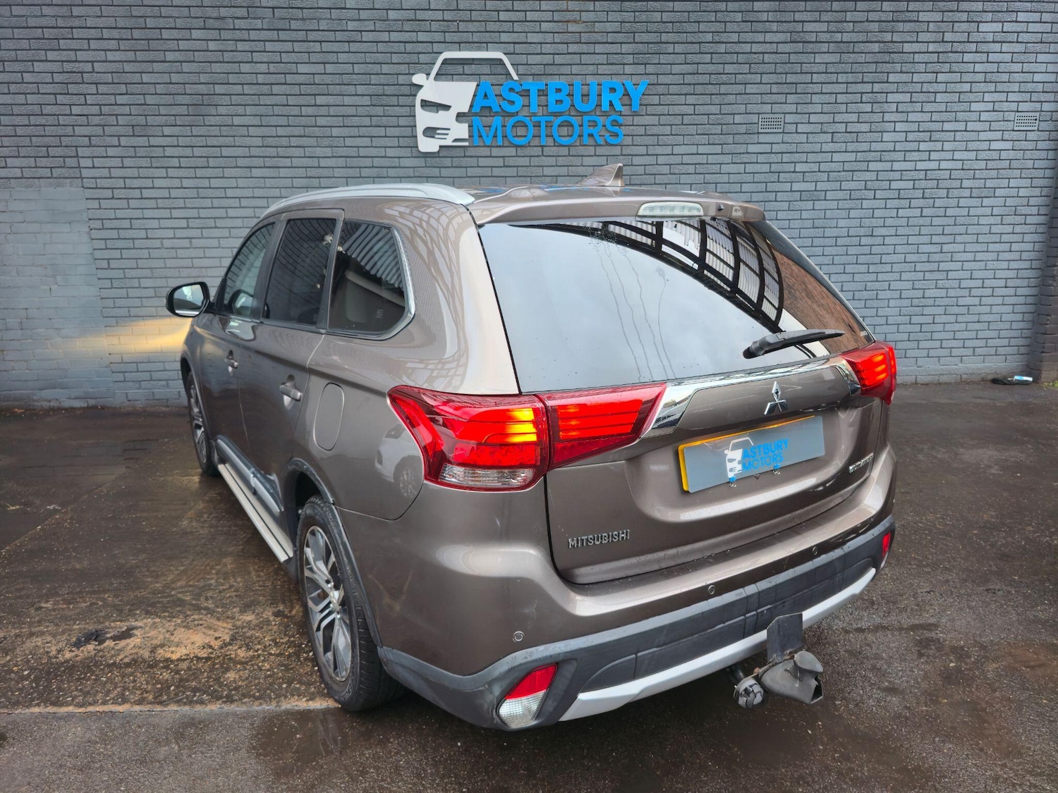 Used Mitsubishi Outlander 2017 for sale - 76942525: Photo 5