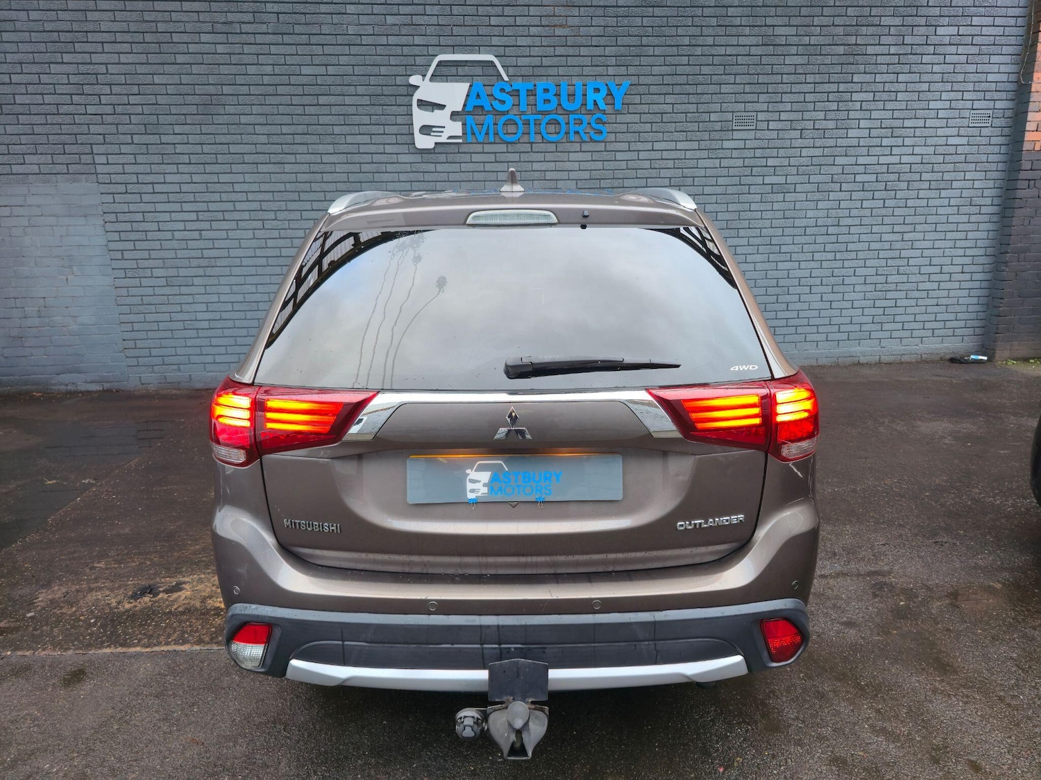 Used Mitsubishi Outlander 2017 for sale - 76942525: Photo 6