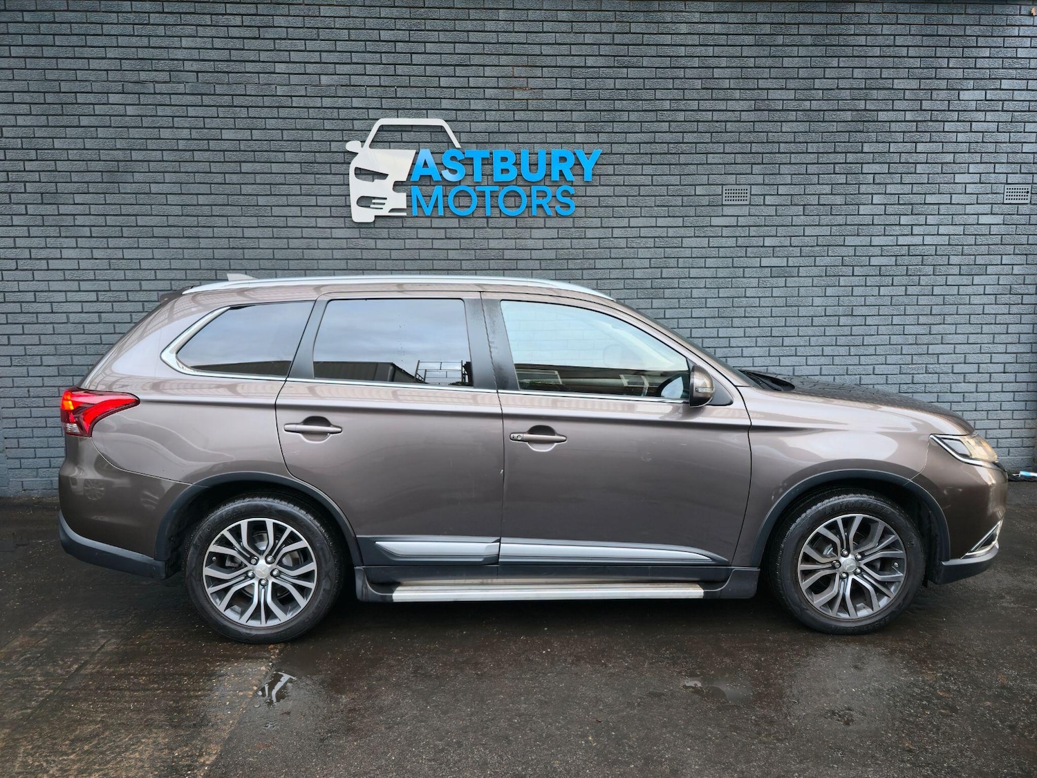 Used Mitsubishi Outlander 2017 for sale - 76942525: Photo 8
