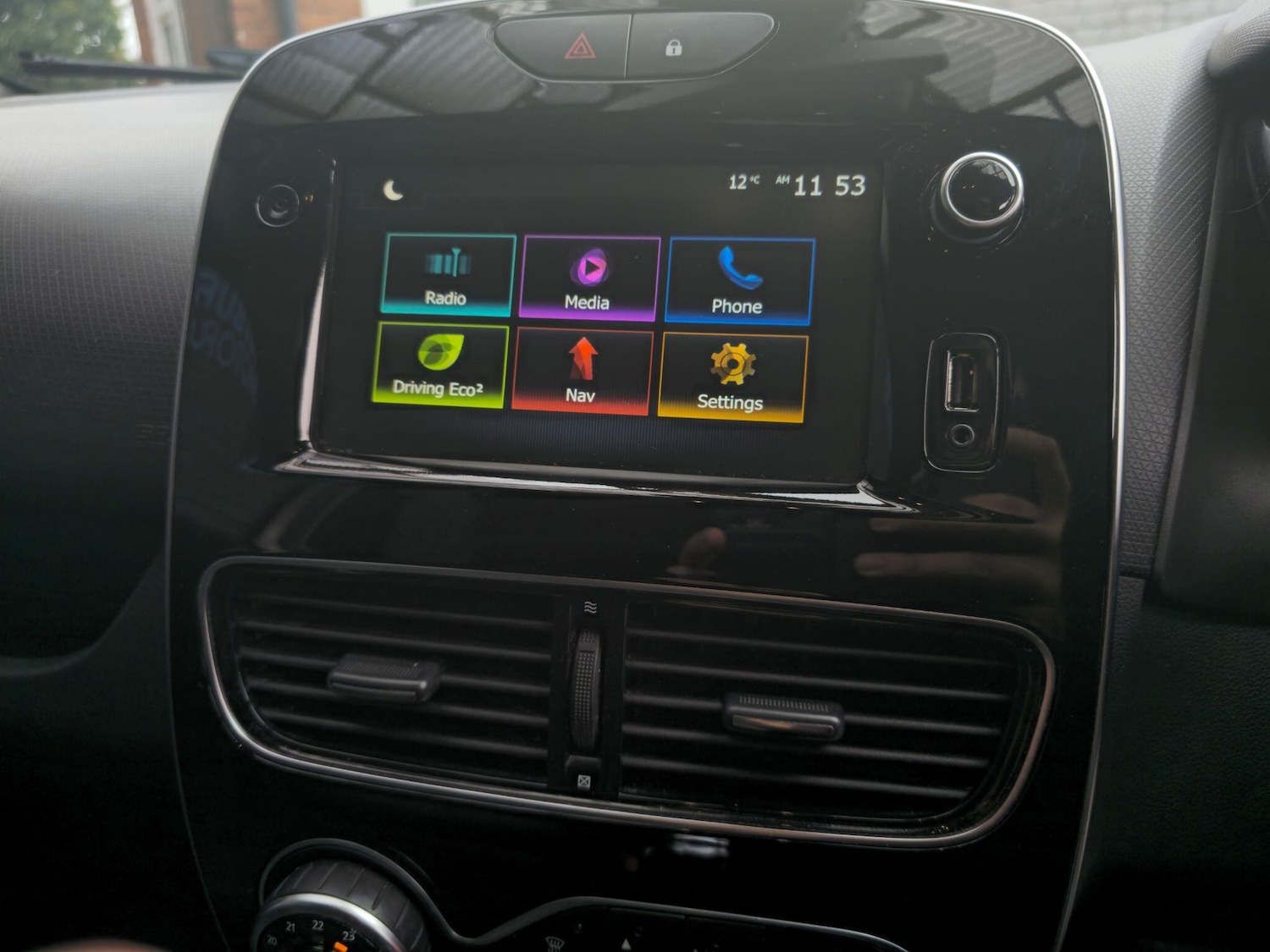 Used Renault Clio 2019 for sale - 76693740: Photo 15