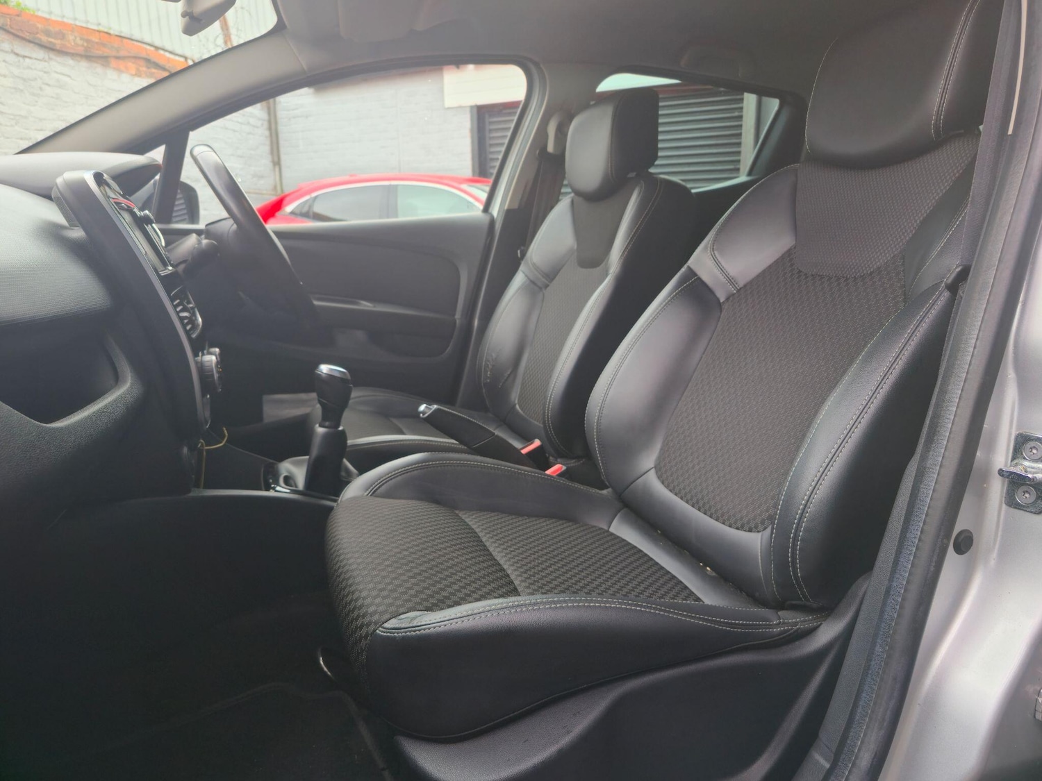 Used Renault Clio 2019 for sale - 76693740: Photo 20