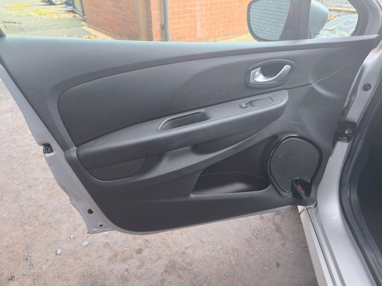 Used Renault Clio 2019 for sale - 76693740: Photo 25