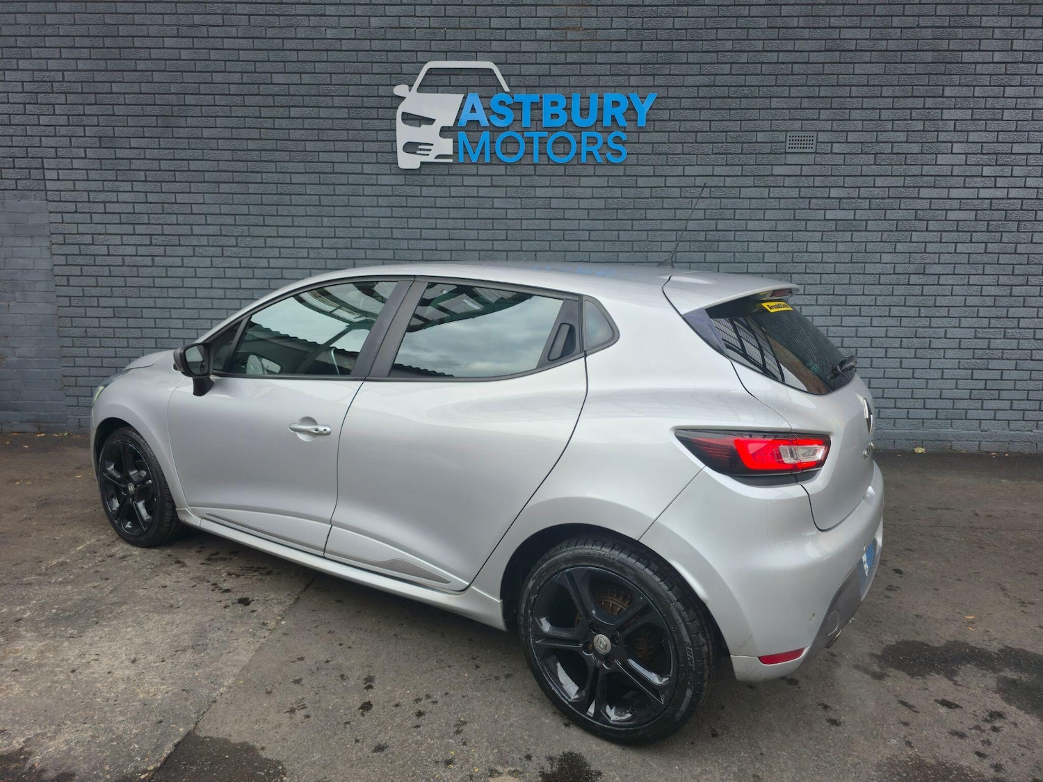 Used Renault Clio 2019 for sale - 76693740: Photo 5