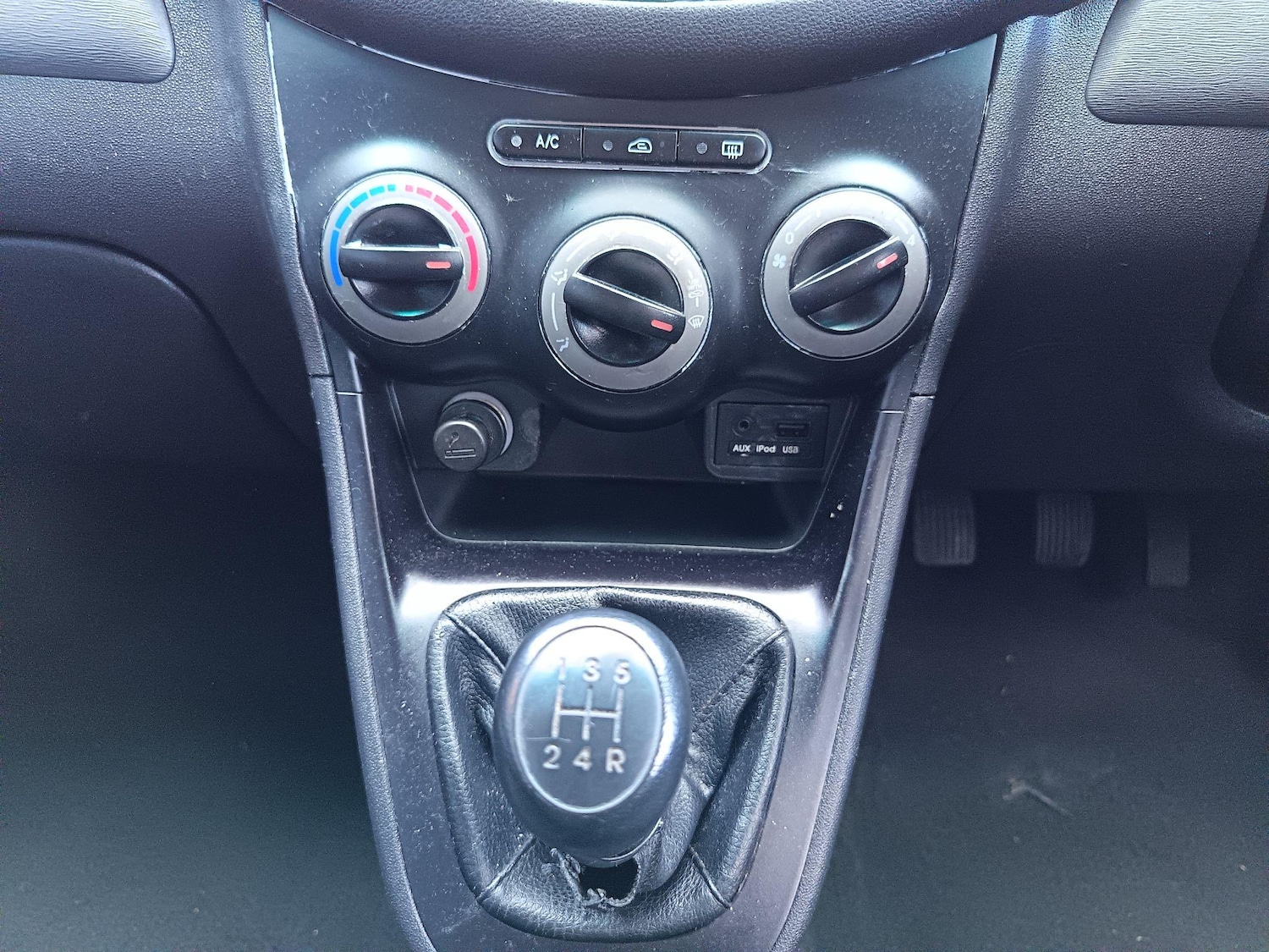 Used Hyundai i10 2013 for sale - 76693745: Photo 18