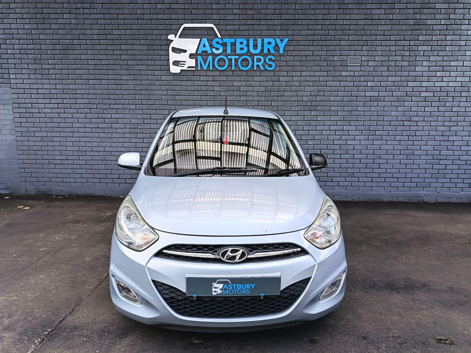 Used Hyundai i10 2013 for sale - 76693745: Photo 2