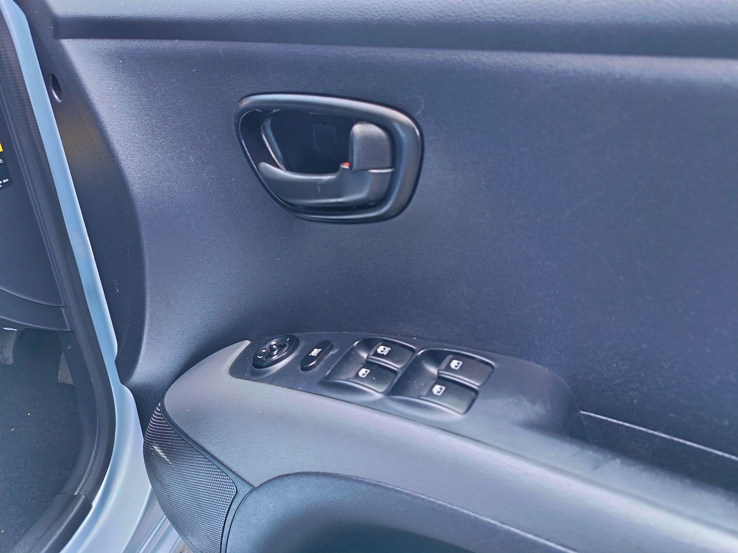 Used Hyundai i10 2013 for sale - 76693745: Photo 24