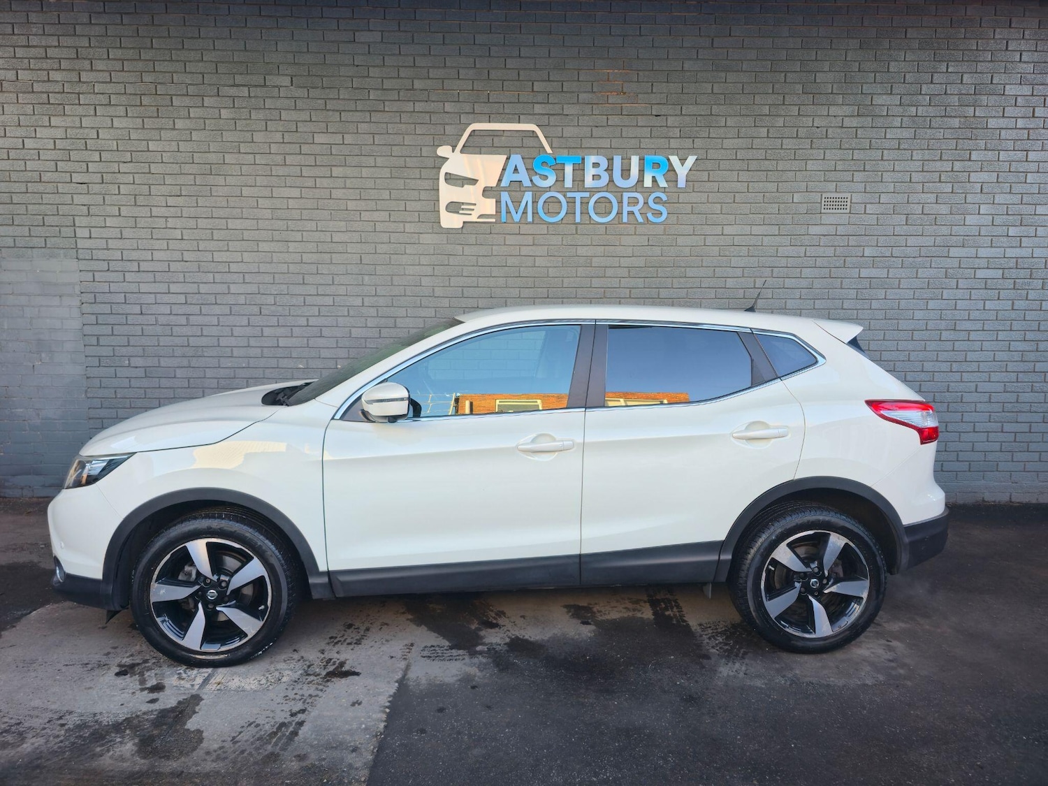 Used Nissan Qashqai 2015 for sale - 77091839: Photo 4