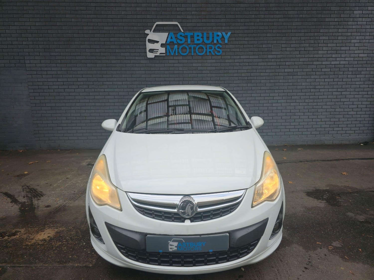 Used Vauxhall Corsa 2011 for sale - 76693737: Photo 2