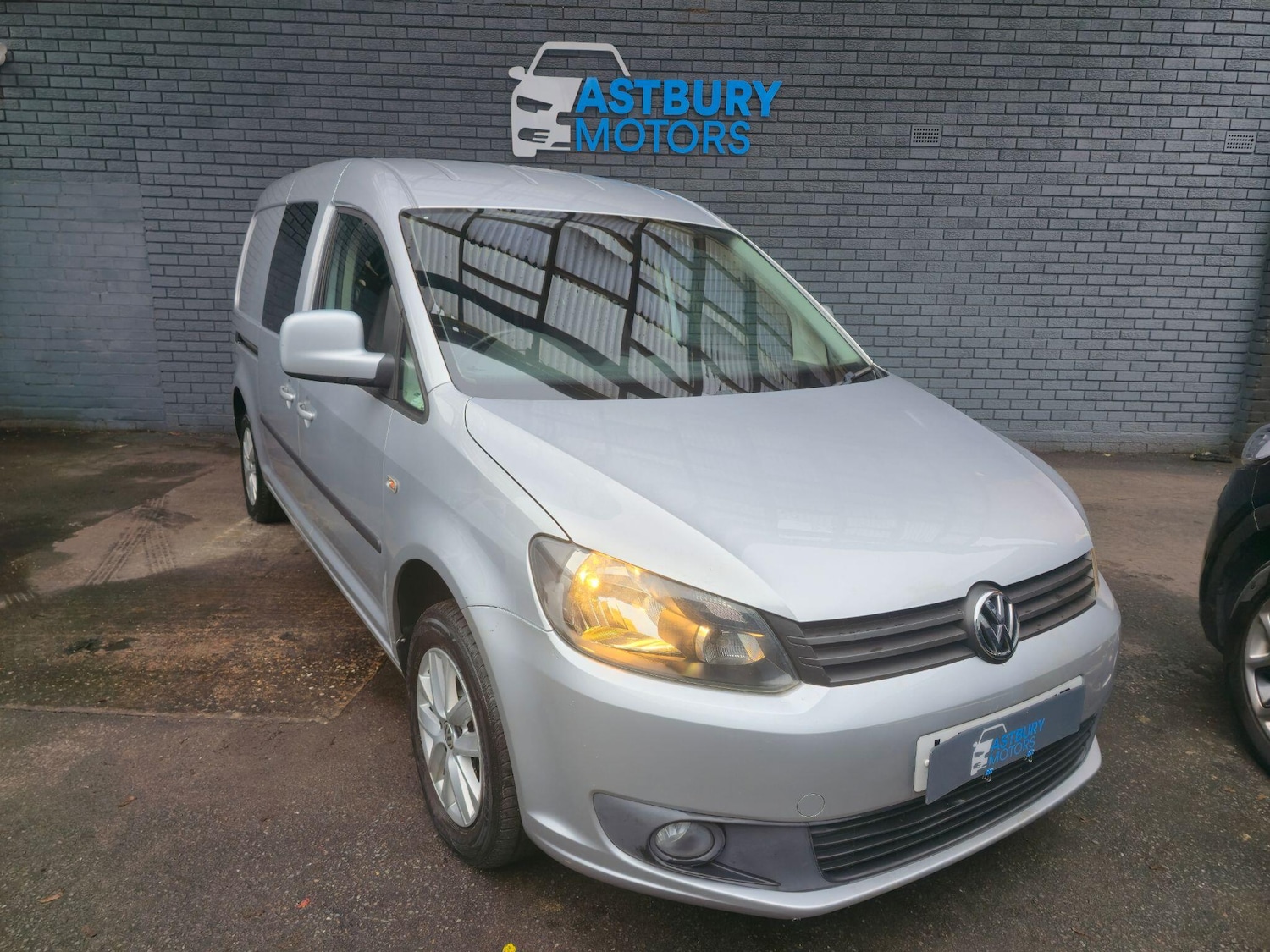 Used Volkswagen Caddy Maxi 2014 for sale - 76839563: Photo 1