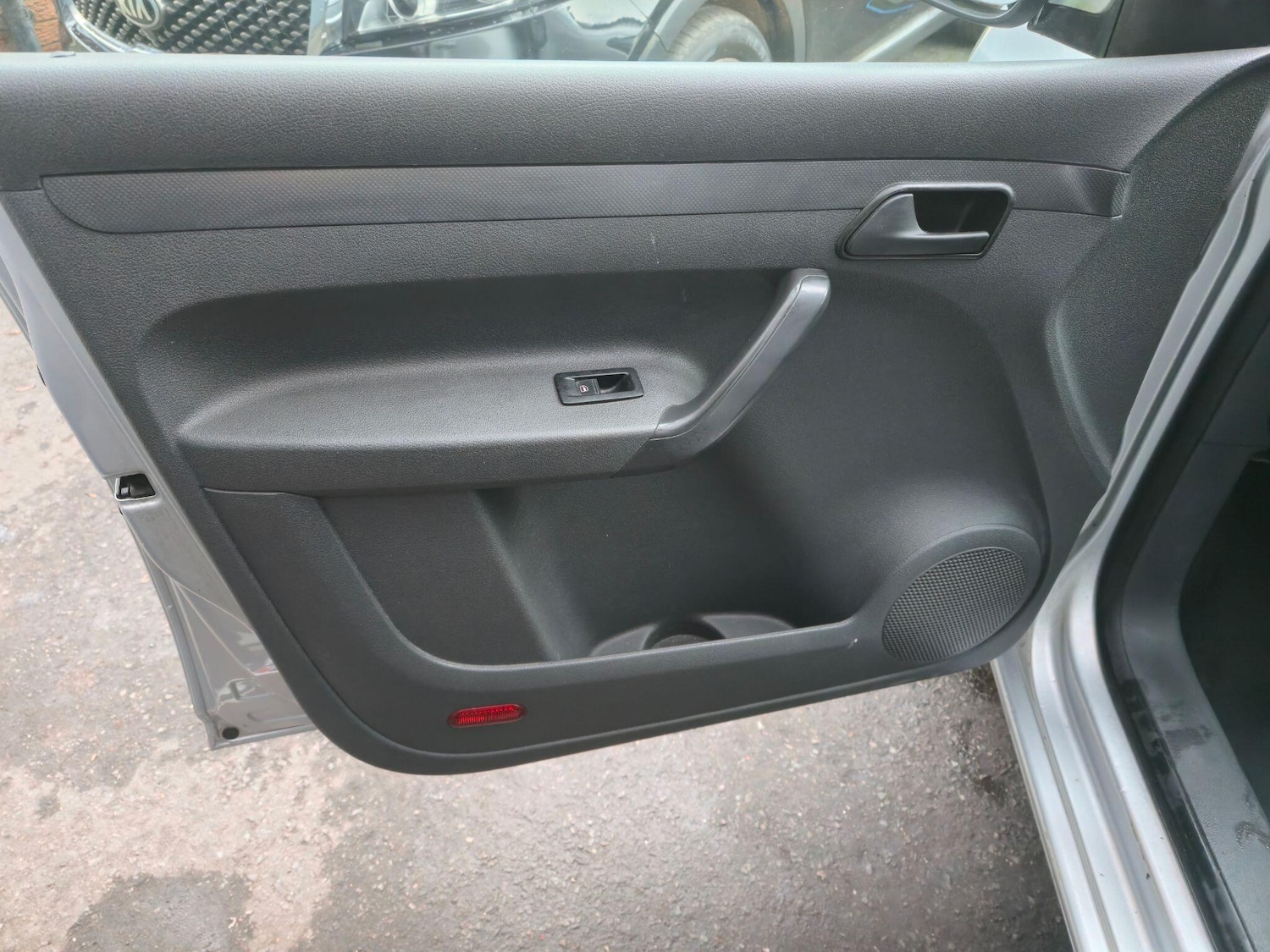 Used Volkswagen Caddy Maxi 2014 for sale - 76839563: Photo 28