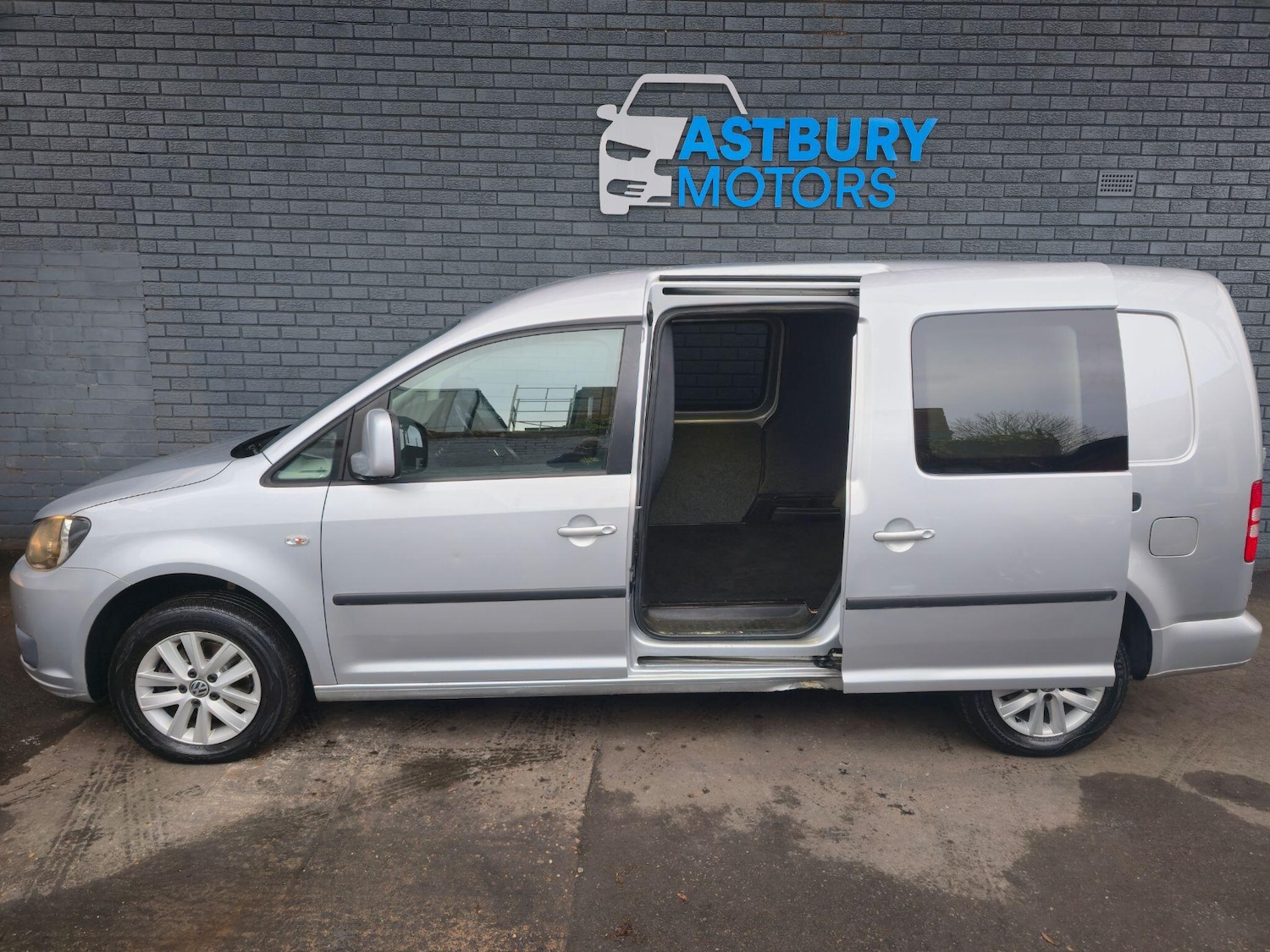 Used Volkswagen Caddy Maxi 2014 for sale - 76839563: Photo 5