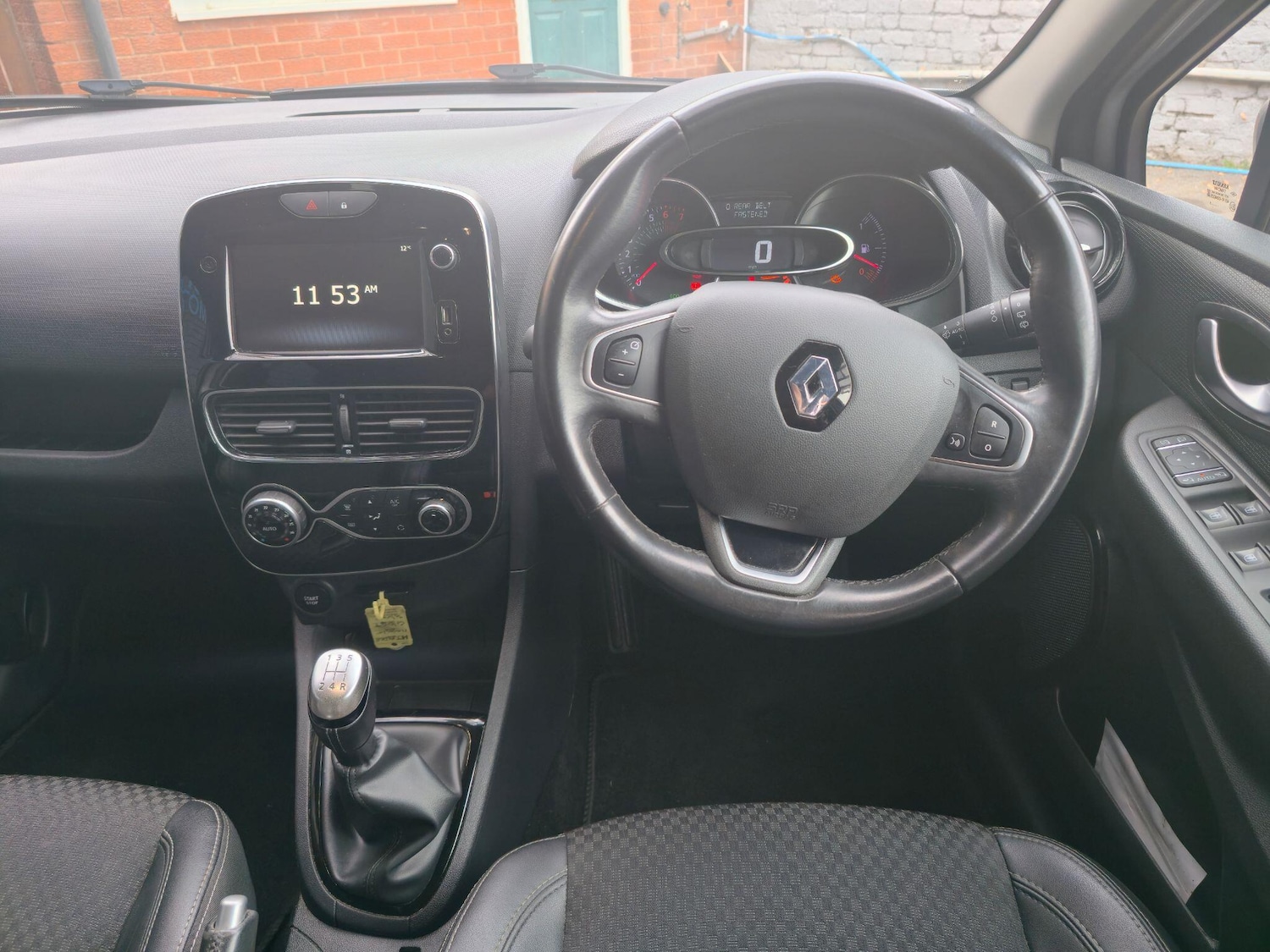 Used Renault Clio 2019 for sale - 76689405: Photo 10
