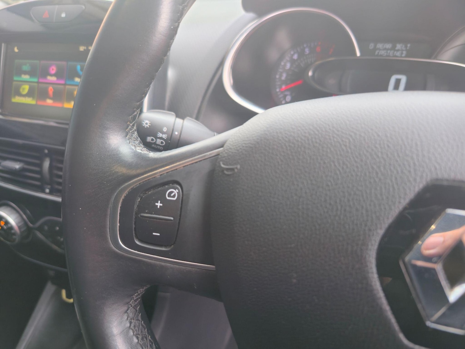 Used Renault Clio 2019 for sale - 76689405: Photo 12