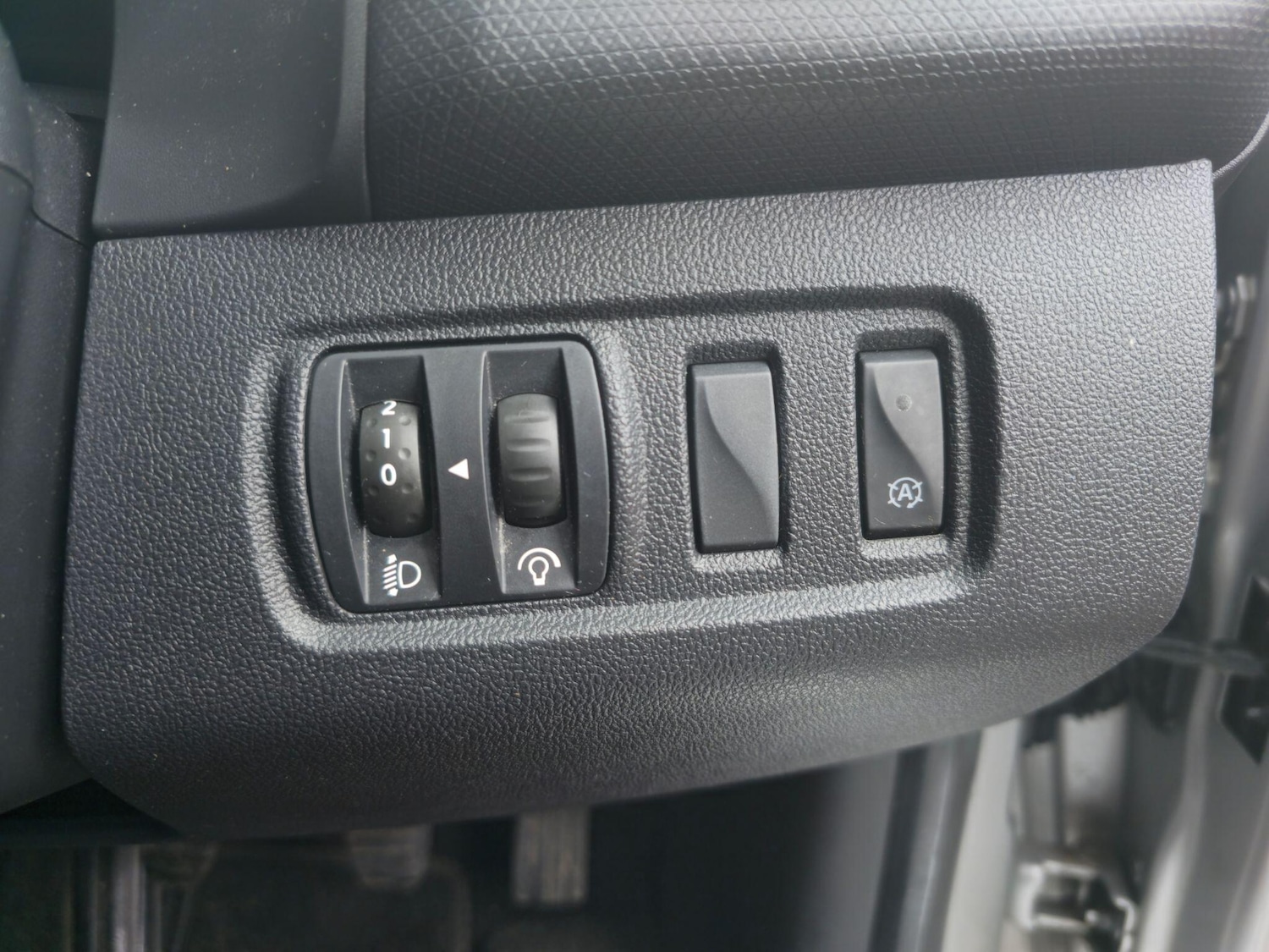 Used Renault Clio 2019 for sale - 76689405: Photo 14