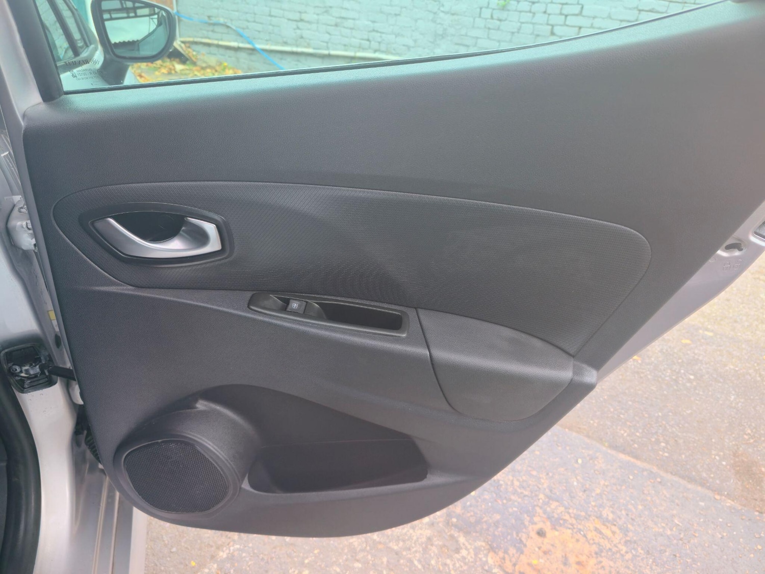 Used Renault Clio 2019 for sale - 76689405: Photo 24