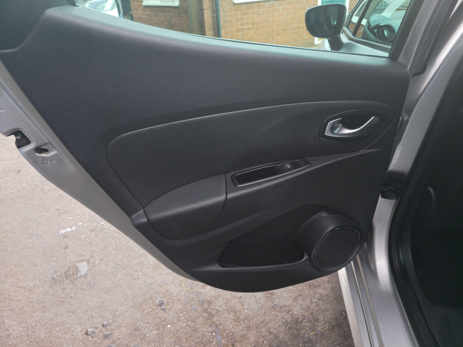 Used Renault Clio 2019 for sale - 76689405: Photo 26