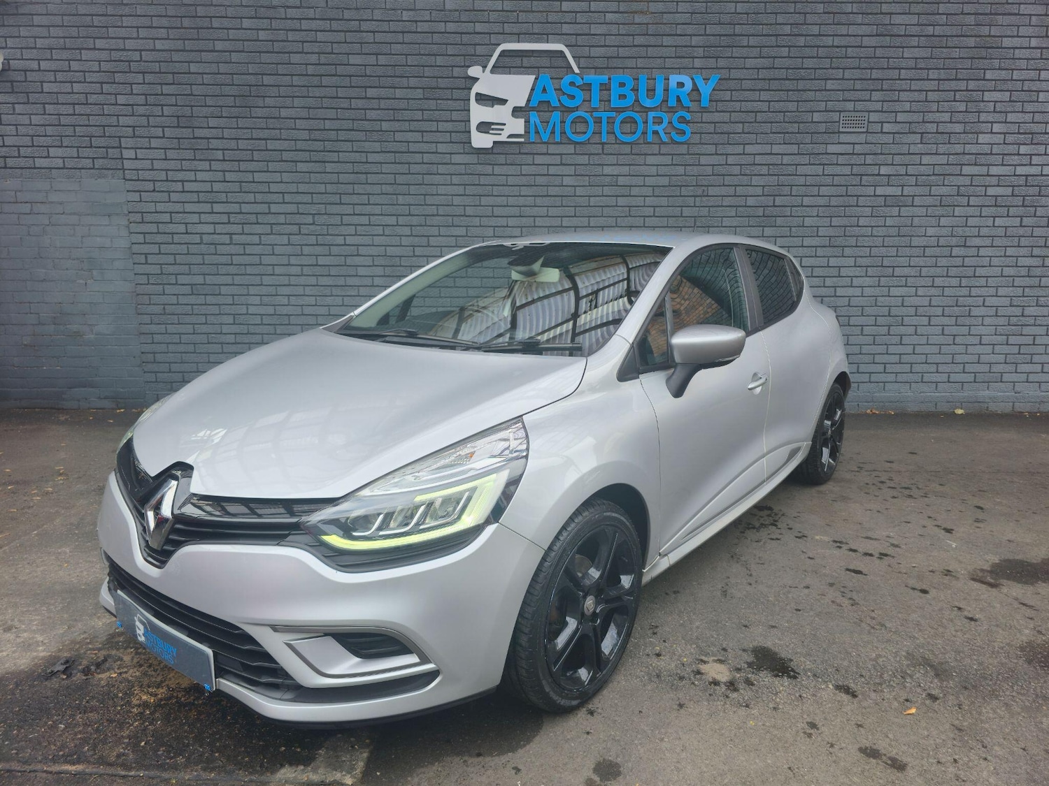 Used Renault Clio 2019 for sale - 76689405: Photo 3