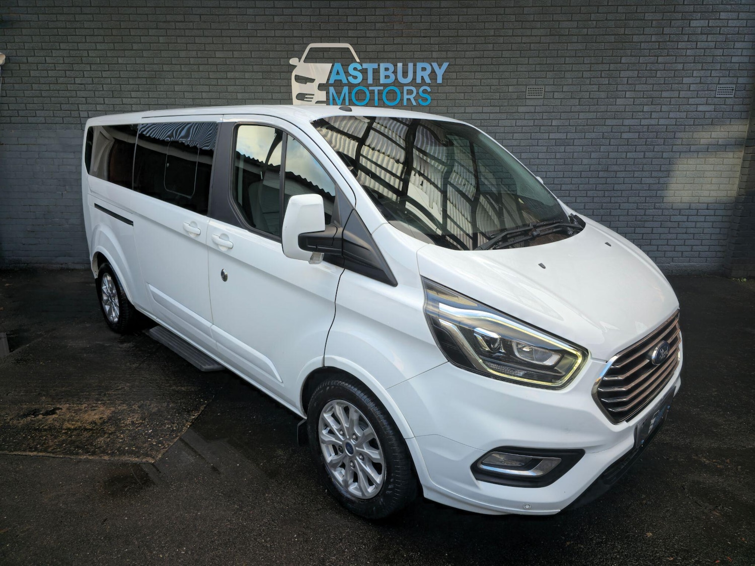 Used Ford Tourneo Custom 2019 for sale - 76752913: Photo 1