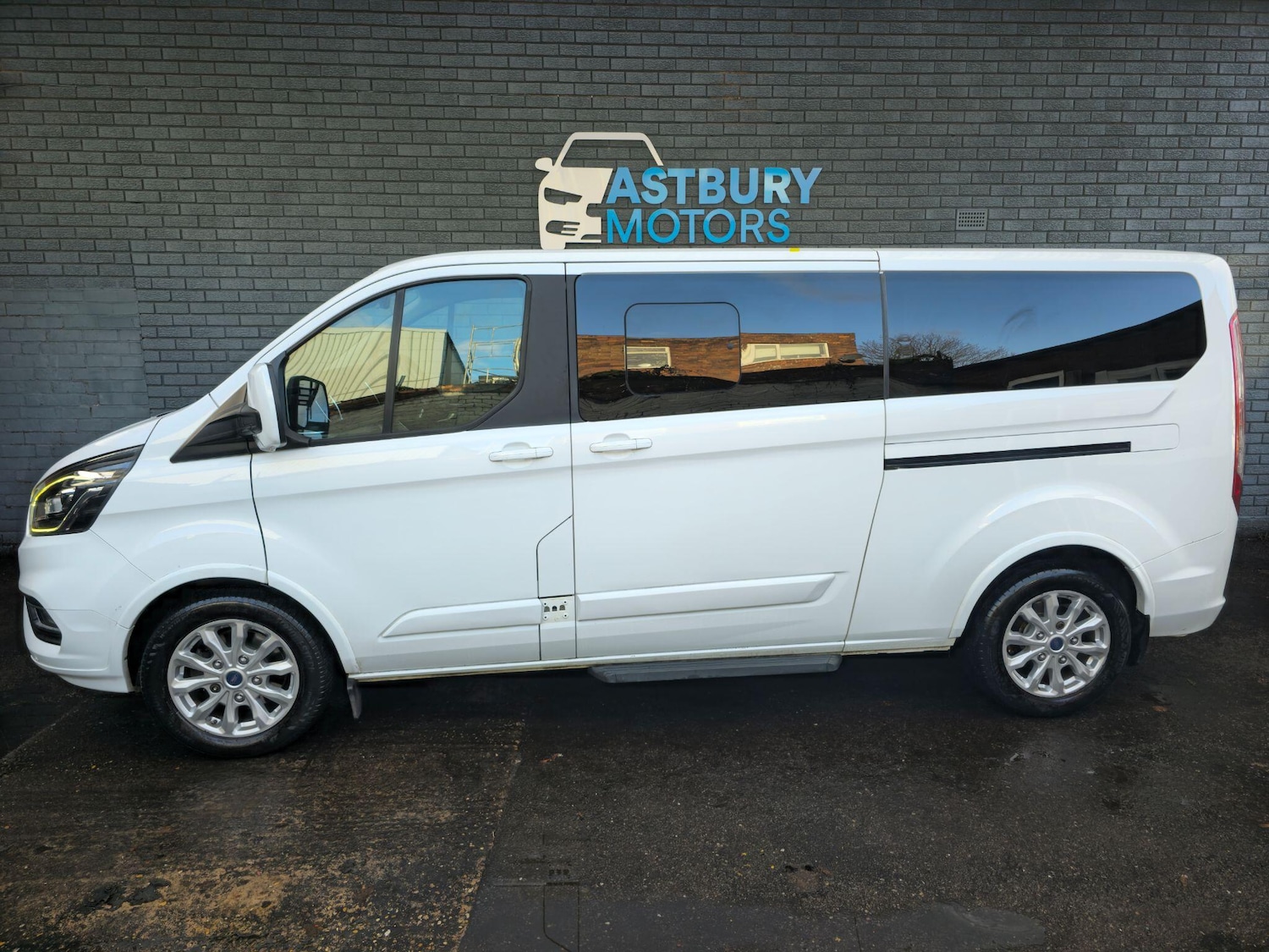Used Ford Tourneo Custom 2019 for sale - 76752913: Photo 4